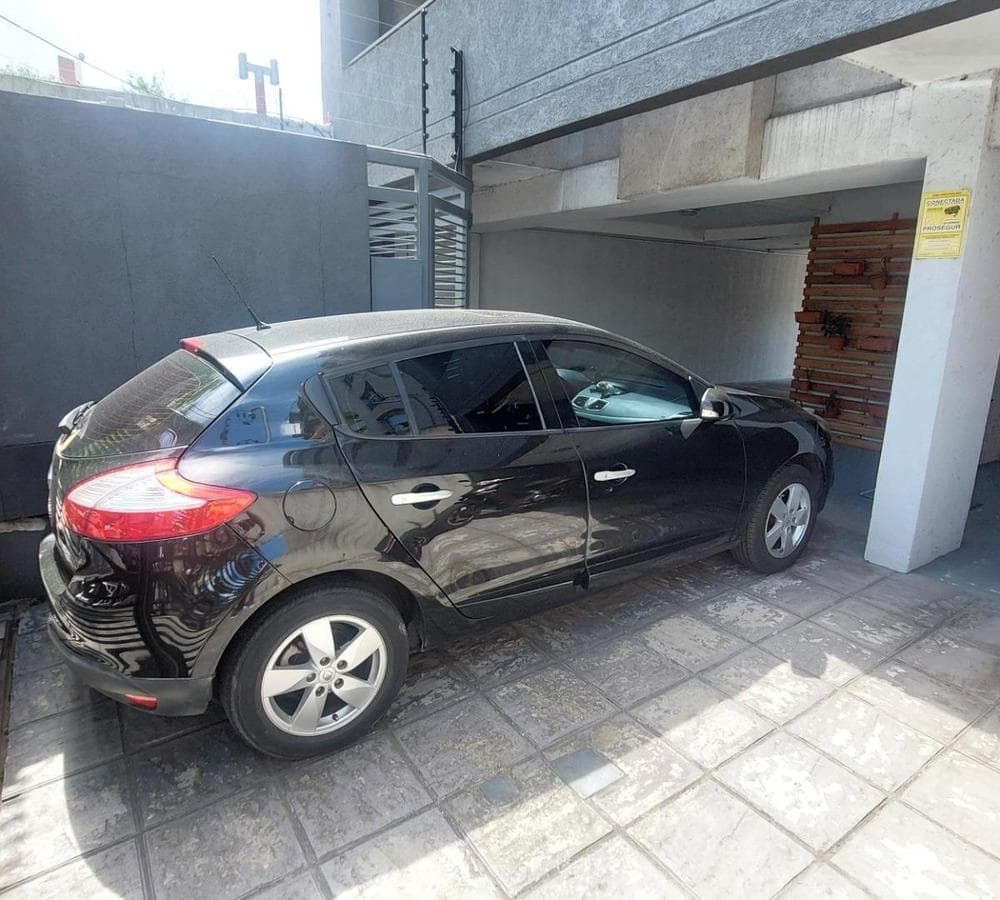 Apartment in Castelar 2 with a garage and terrace-balcony.