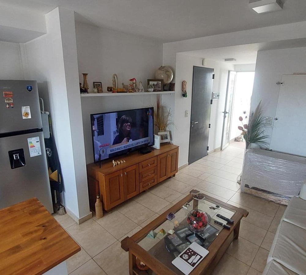 Apartment in Castelar 2 with a garage and terrace-balcony.
