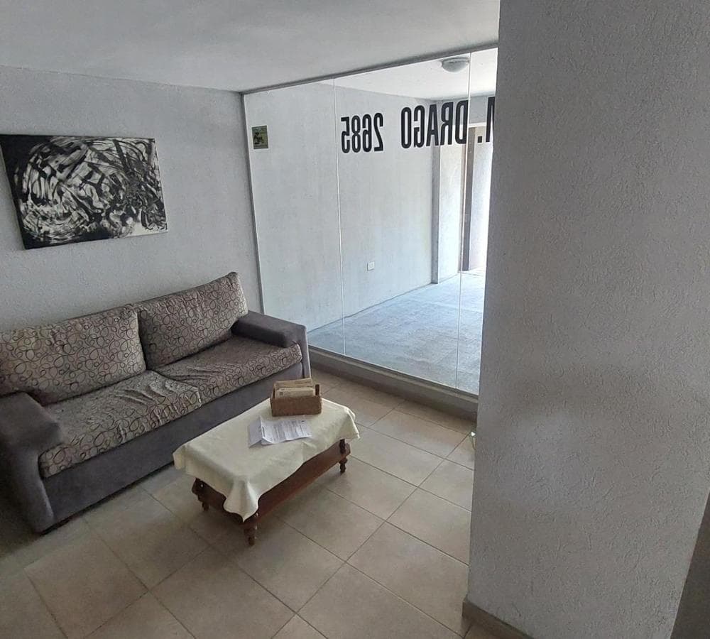 Apartment in Castelar 2 with a garage and terrace-balcony.