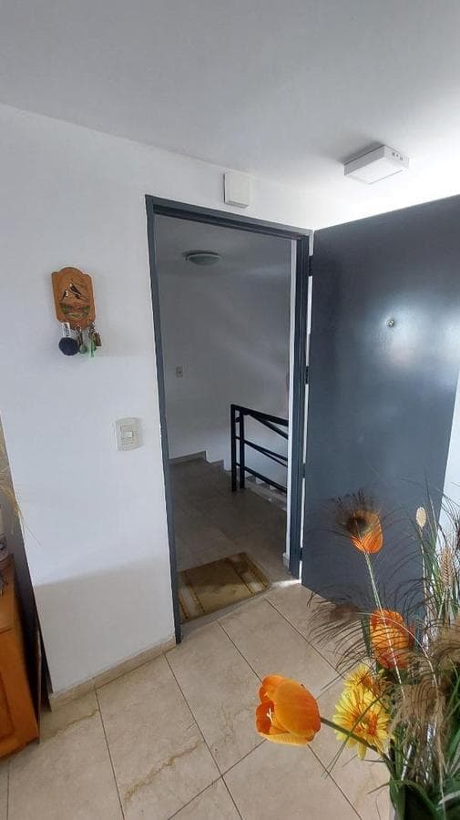 Apartment in Castelar 2 with a garage and terrace-balcony.