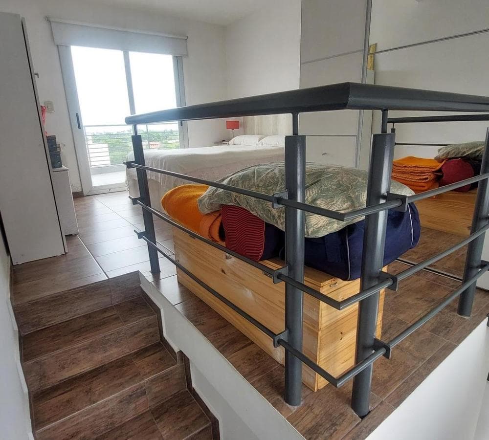 Apartment in Castelar 2 with a garage and terrace-balcony.