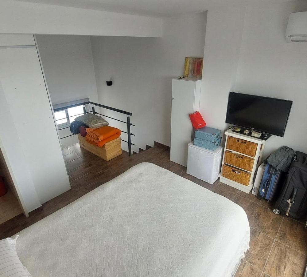 Apartment in Castelar 2 with a garage and terrace-balcony.