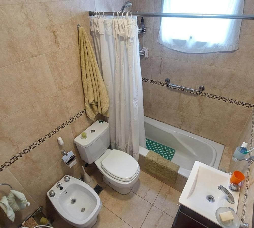 Apartment in Castelar 2 with a garage and terrace-balcony.