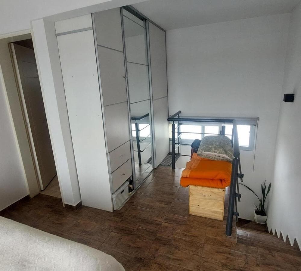 Apartment in Castelar 2 with a garage and terrace-balcony.