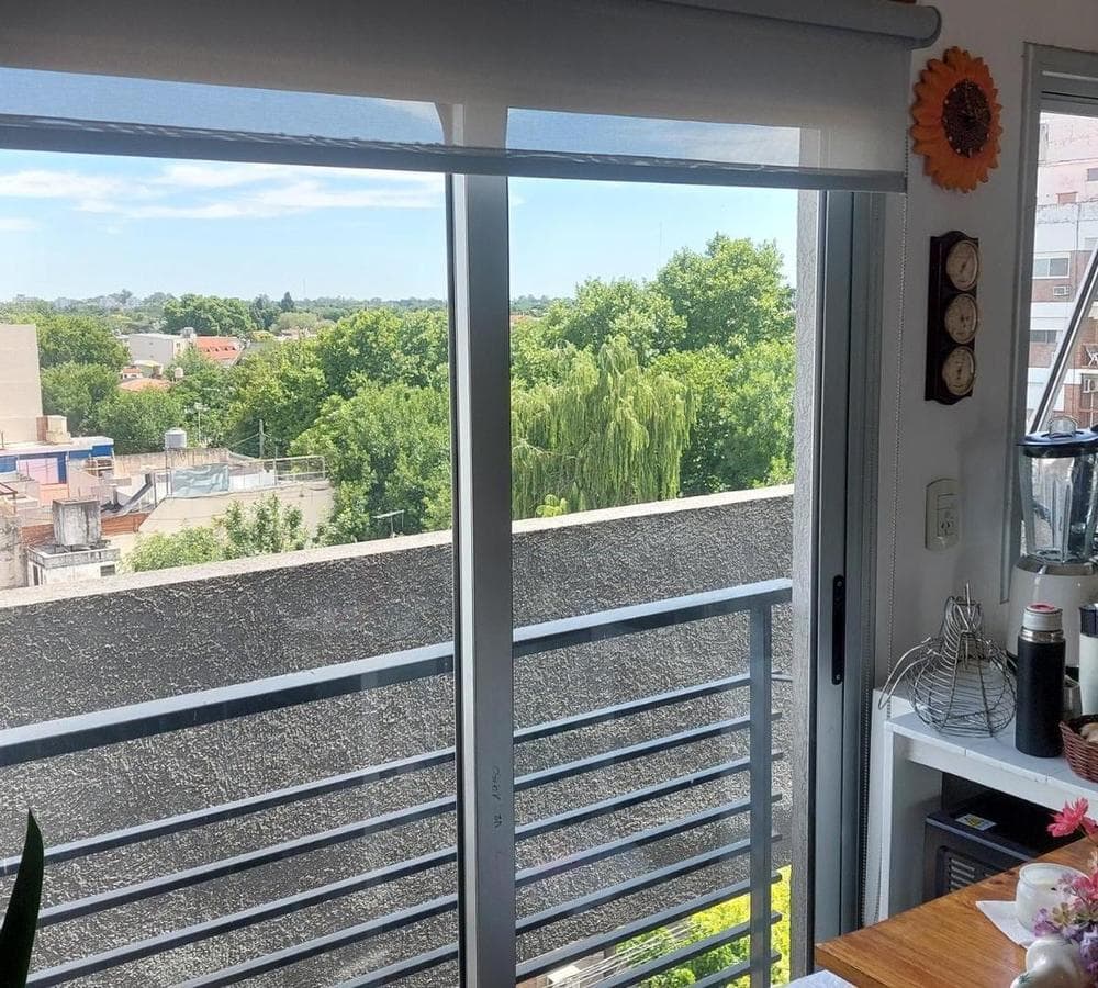 Apartment in Castelar 2 with a garage and terrace-balcony.