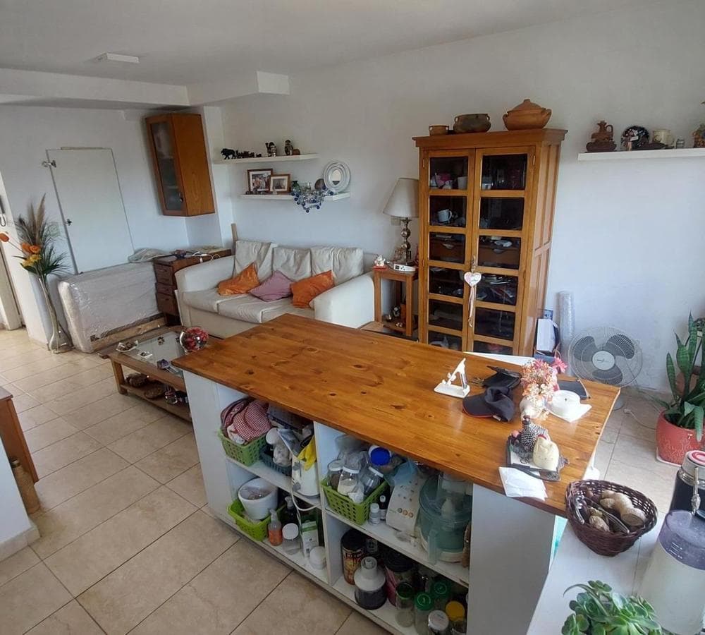 Apartment in Castelar 2 with a garage and terrace-balcony.