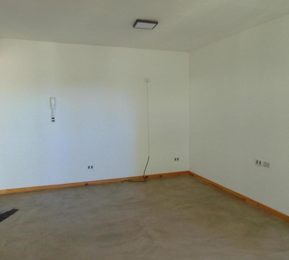 2nd-floor apartment | Elevator | Balcony | 2 blocks east of Chilavert