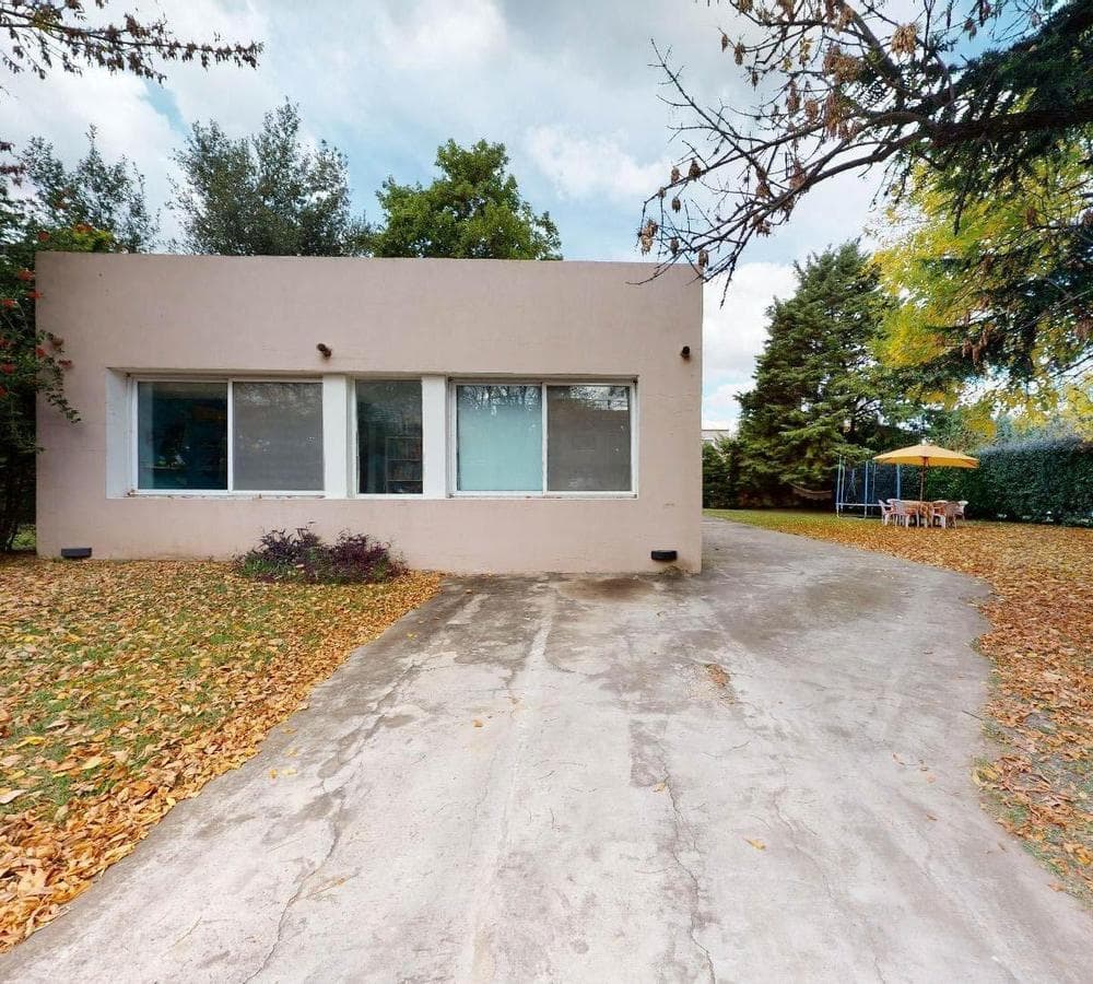 OPPORTUNITY: House on 3 Consolidated Lots Country Banco Provincia