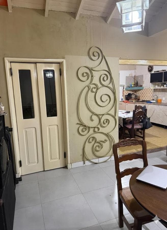House + 2 commercial spaces in the heart of Montegrande