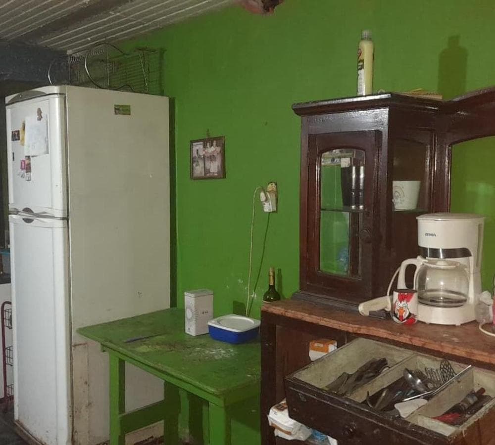 Two-story house in Moreno with commercial space...!!!