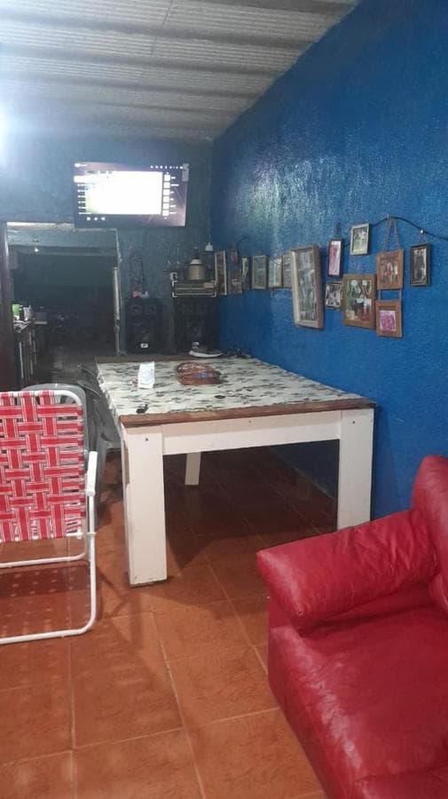 Two-story house in Moreno with commercial space...!!!