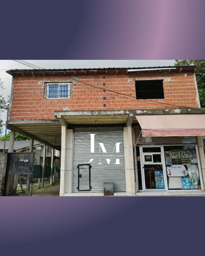 Commercial Complex + 3 Residential Units | Ideal for Investors