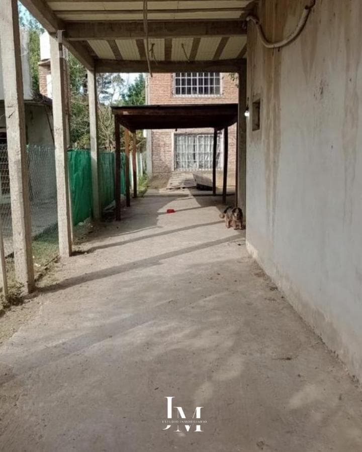 Commercial Complex + 3 Residential Units | Ideal for Investors