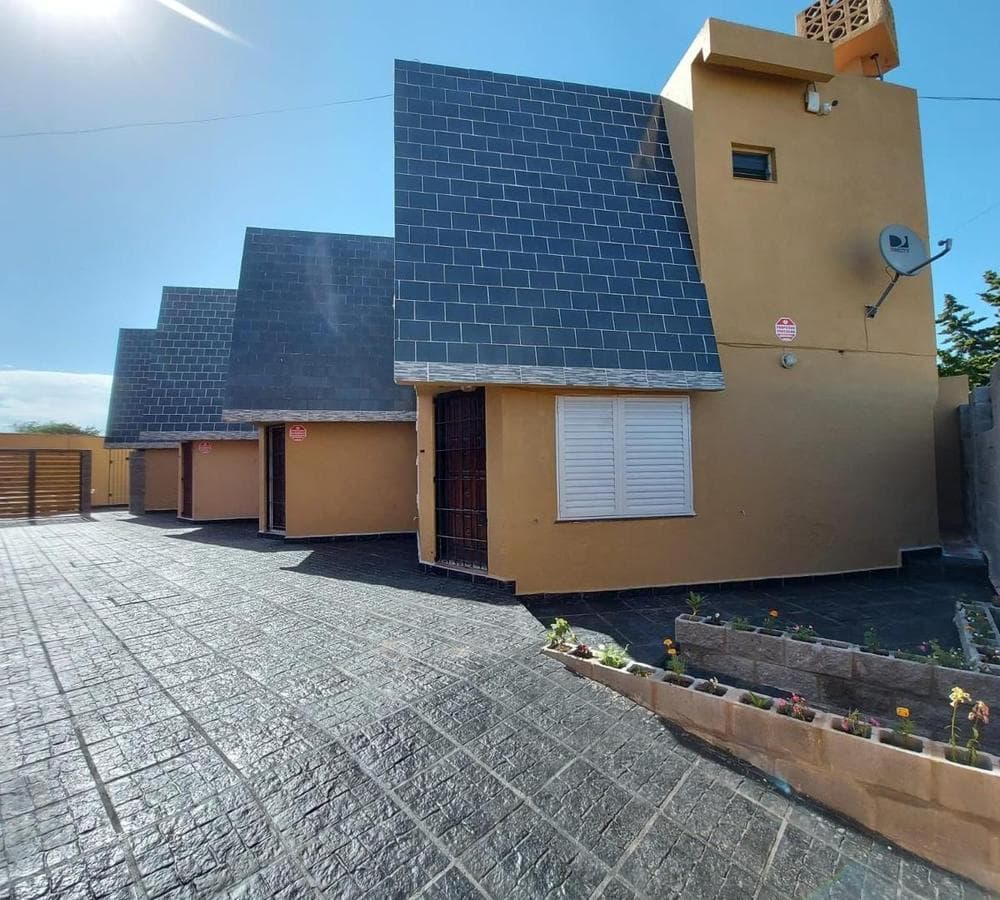 Set of 4 Duplexes for Sale - Excellent Return on Investment