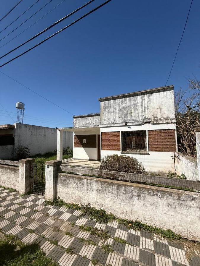House for sale in Torres, Luján.