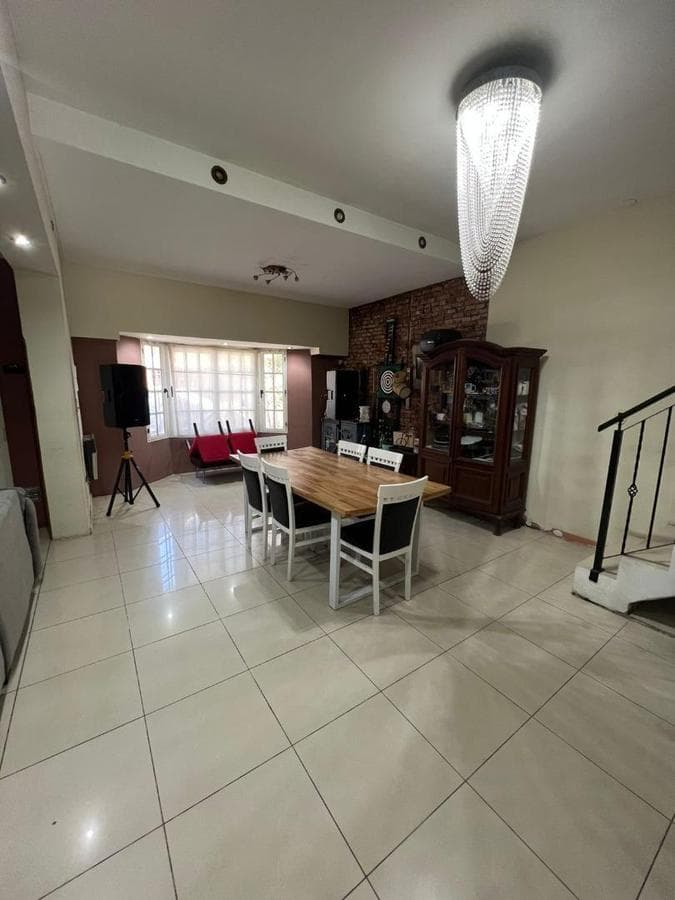 FOR SALE, QUILMES, 6-ROOM HOUSE, FINANCING AVAILABLE