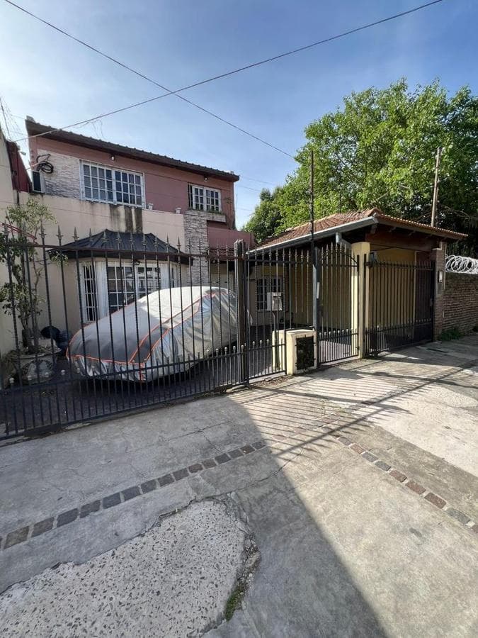 FOR SALE, QUILMES, 6-ROOM HOUSE, FINANCING AVAILABLE