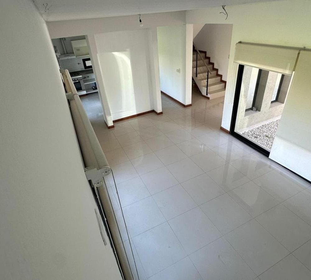 Country-Style House | 5-Room House on 2 Floors | Moreno