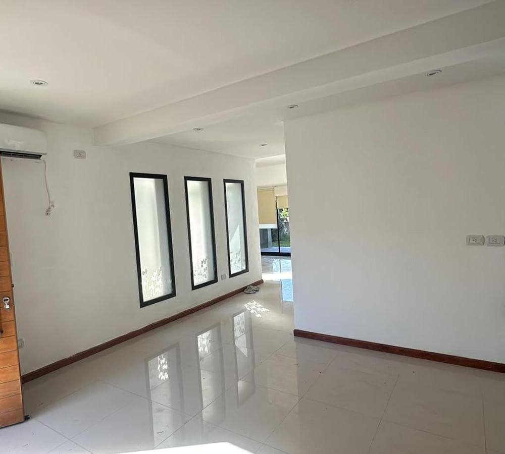 Country-Style House | 5-Room House on 2 Floors | Moreno