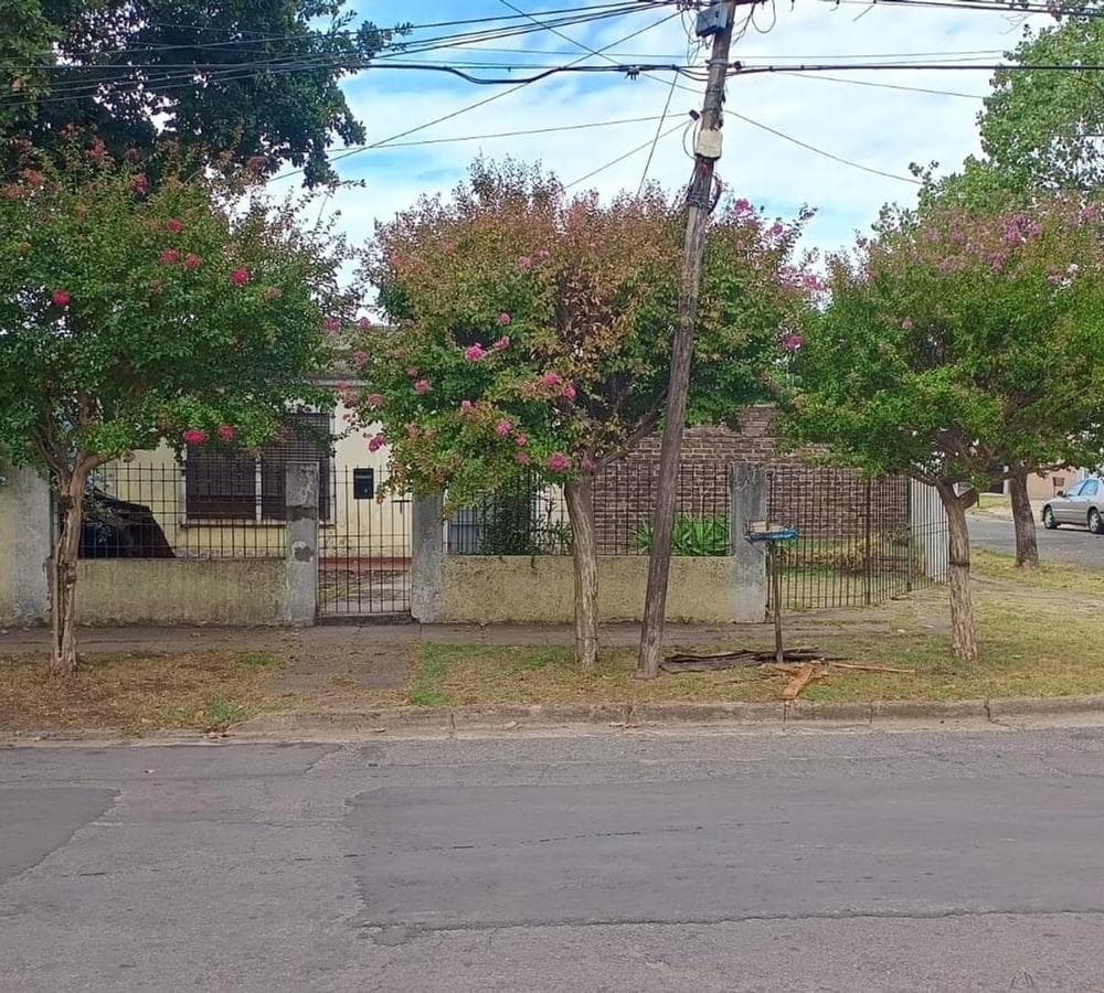 3-ROOM HOUSE