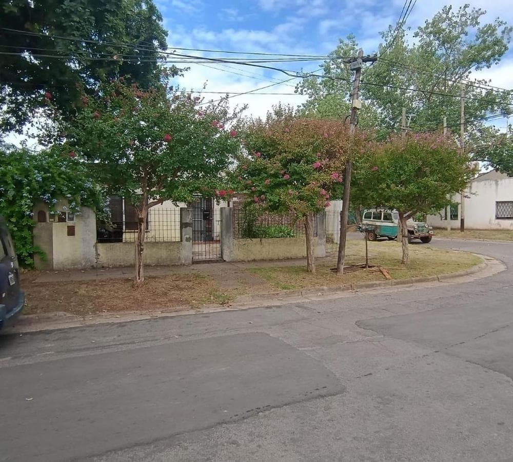 3-ROOM HOUSE