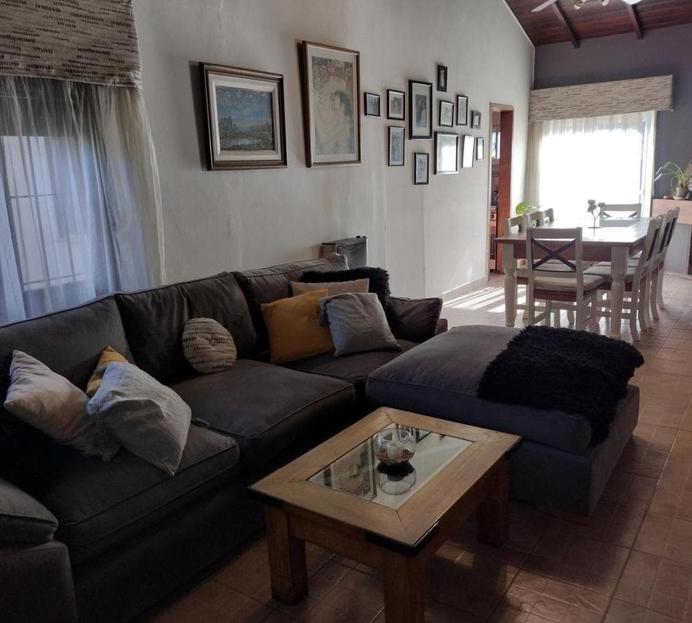 FOR SALE: 4-room house, garage, SWIMMING POOL, and BARBECUE AREA