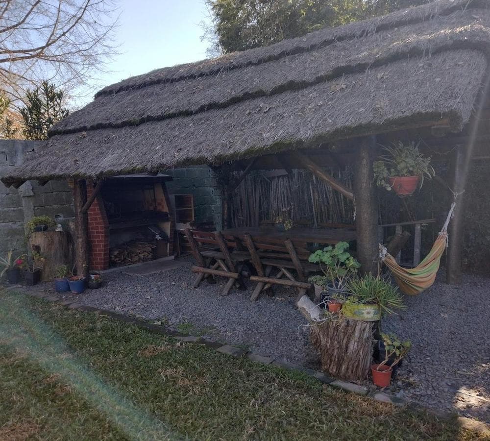 FOR SALE: 4-room house, garage, SWIMMING POOL, and BARBECUE AREA