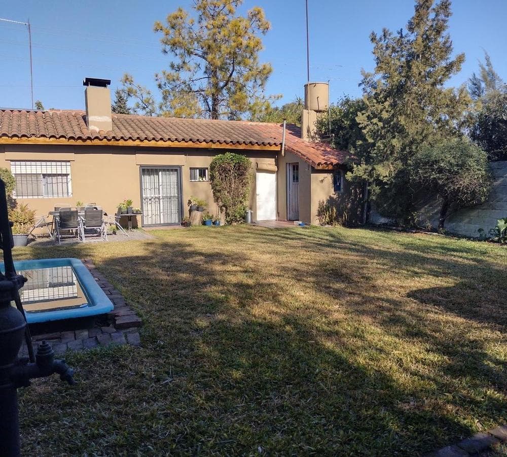 FOR SALE: 4-room house, garage, SWIMMING POOL, and BARBECUE AREA