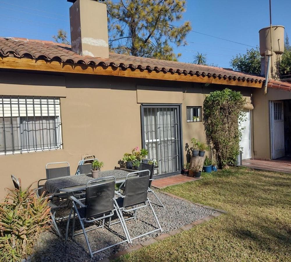 FOR SALE: 4-room house, garage, SWIMMING POOL, and BARBECUE AREA