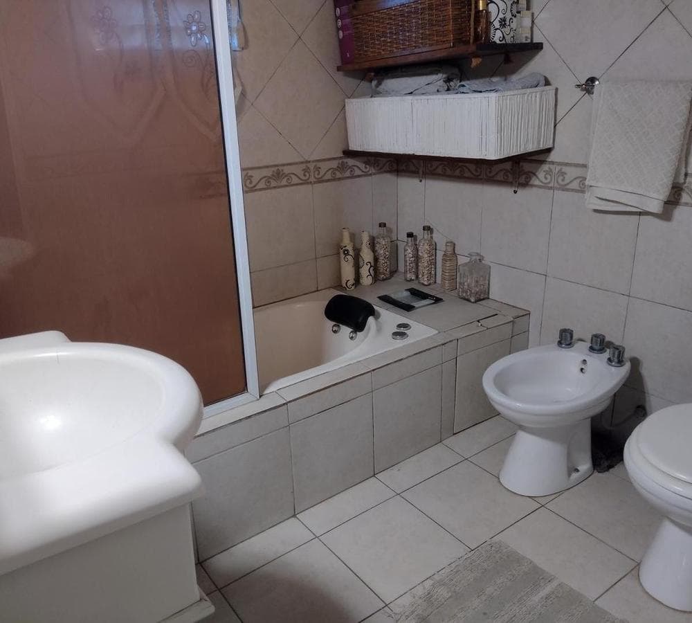 FOR SALE: 4-room house, garage, SWIMMING POOL, and BARBECUE AREA