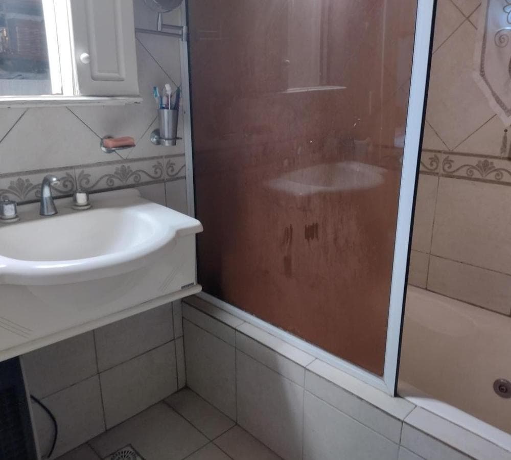FOR SALE: 4-room house, garage, SWIMMING POOL, and BARBECUE AREA