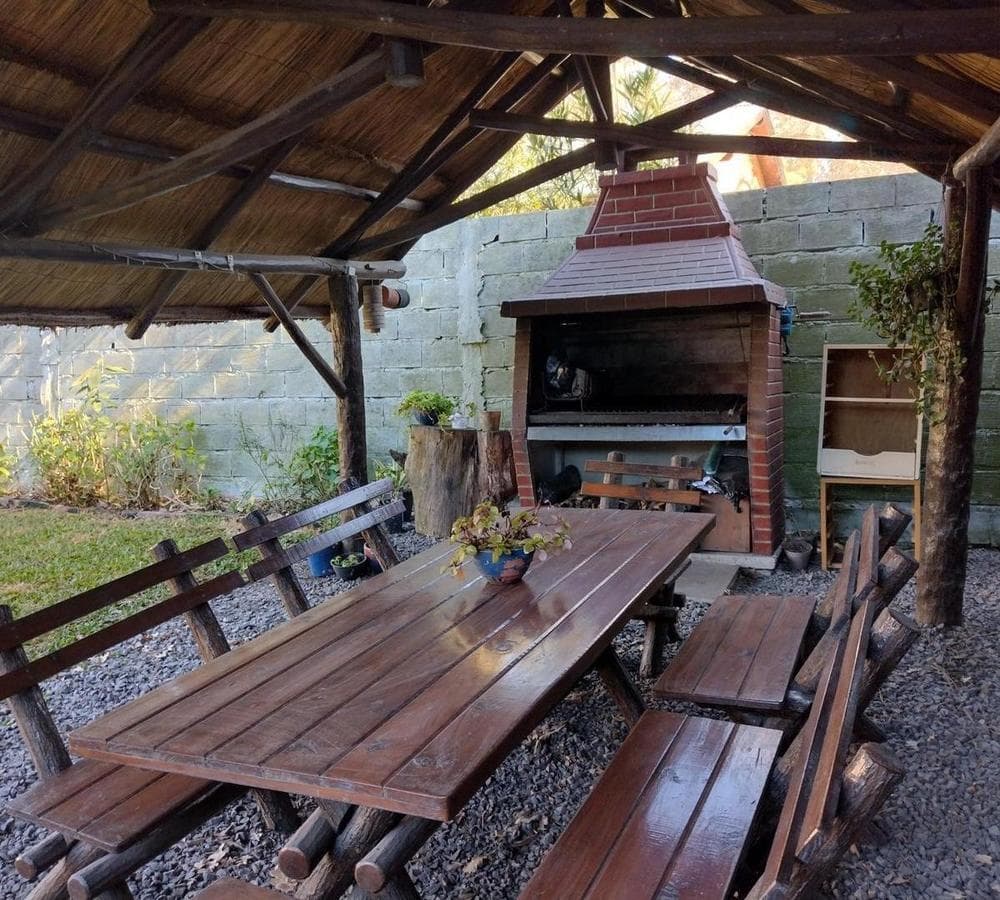 FOR SALE: 4-room house, garage, SWIMMING POOL, and BARBECUE AREA