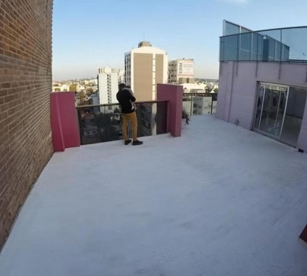TWO-ROOM APARTMENT FOR SALE IN A HIGH-END BUILDING