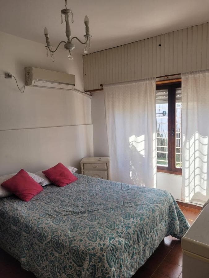 4-ROOM HOUSE FOR SALE WITH GARDEN IN MORENO