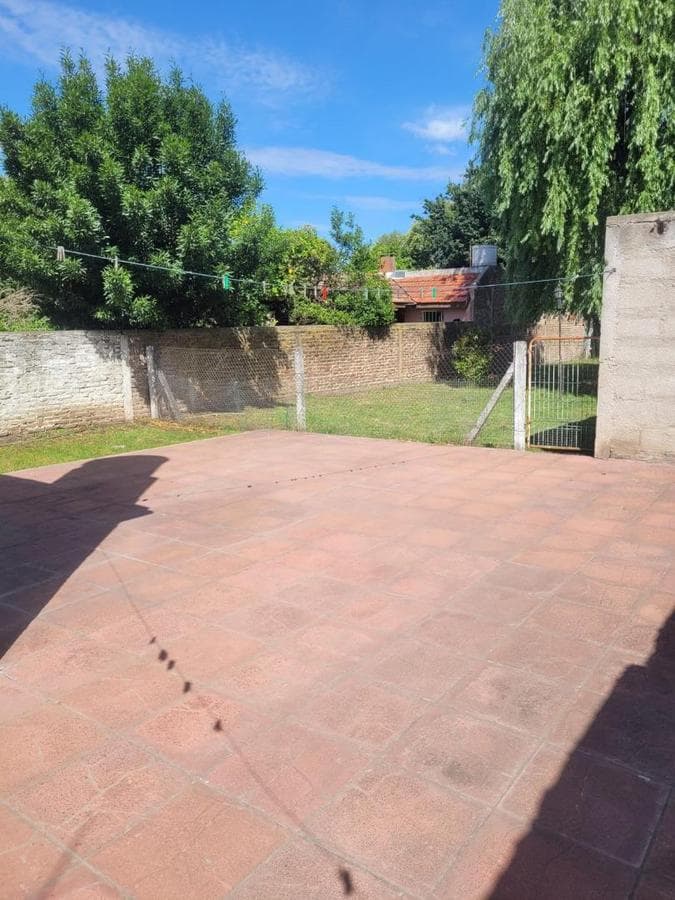 4-ROOM HOUSE FOR SALE WITH GARDEN IN MORENO