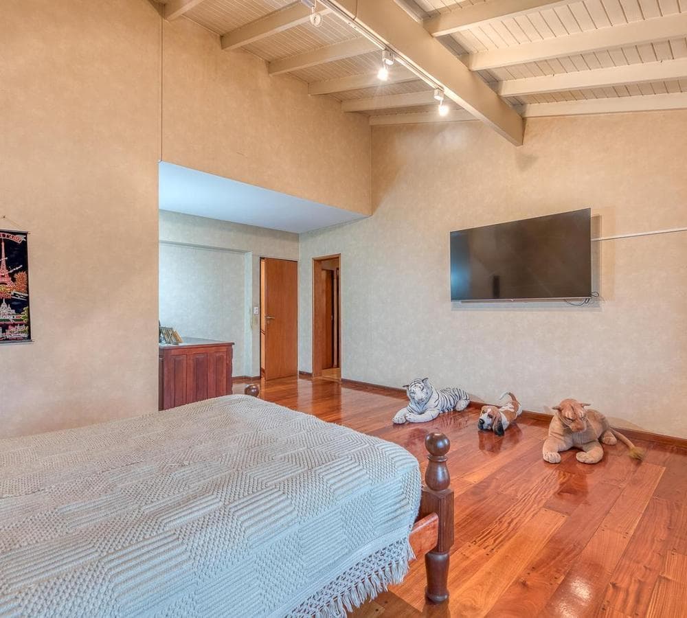 6-ROOM HOUSE FOR SALE IN DOWNTOWN SAN MIGUEL—MORTGAGE AVAILABLE