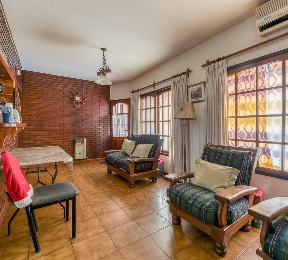 6-ROOM HOUSE FOR SALE IN DOWNTOWN SAN MIGUEL—MORTGAGE AVAILABLE