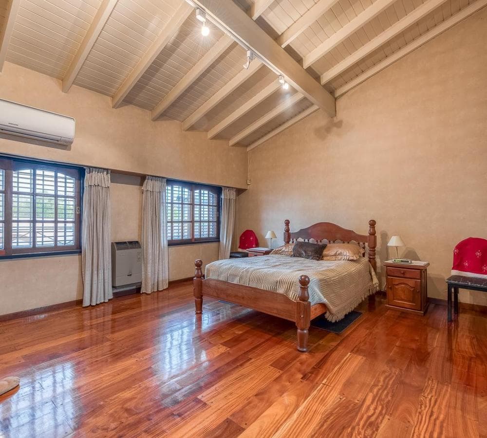 6-ROOM HOUSE FOR SALE IN DOWNTOWN SAN MIGUEL—MORTGAGE AVAILABLE