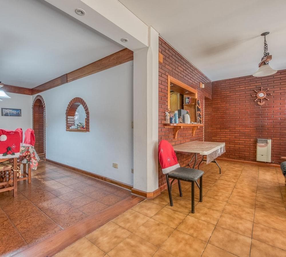 6-ROOM HOUSE FOR SALE IN DOWNTOWN SAN MIGUEL—MORTGAGE AVAILABLE