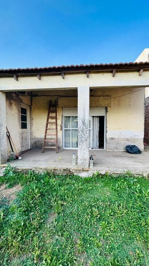 HOUSE + GARAGE FOR SALE IN MERCEDES