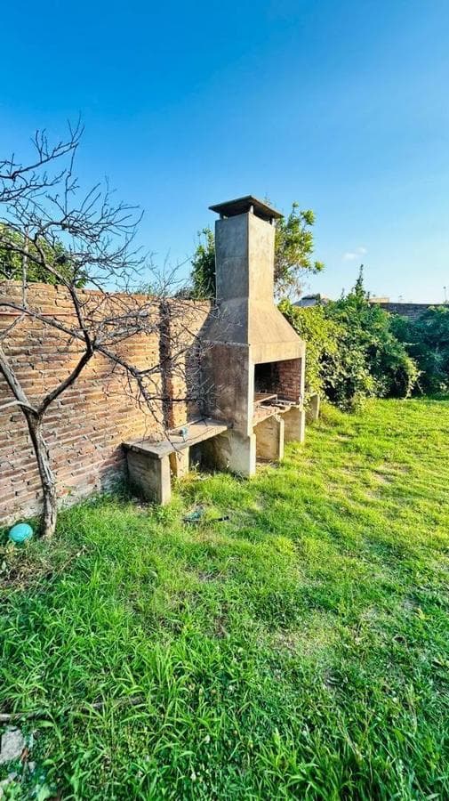 HOUSE + GARAGE FOR SALE IN MERCEDES