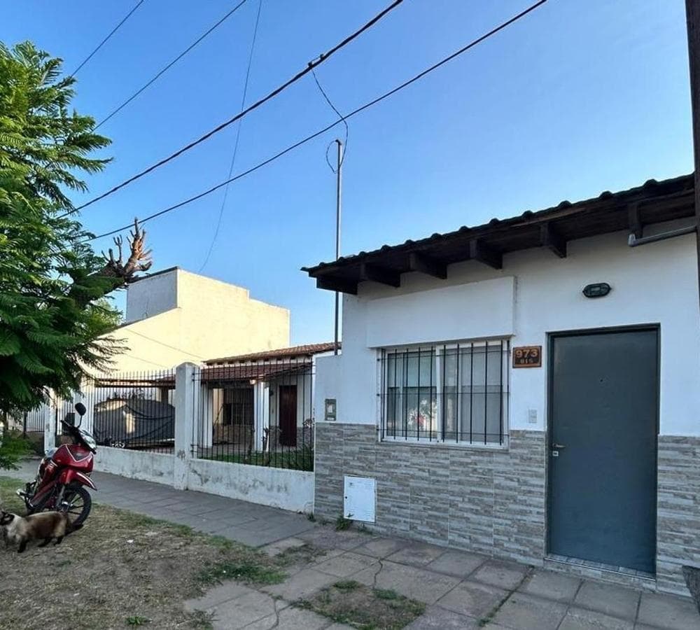 HOUSE + GARAGE FOR SALE IN MERCEDES