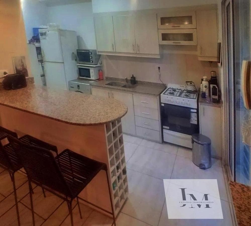 FOR SALE: IMPECCABLE 4-BEDROOM HOUSE * QUALIFIES FOR MORTGAGE