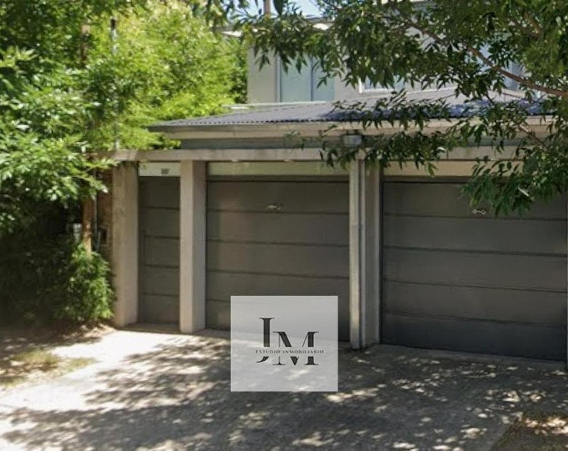FOR SALE: IMPECCABLE 4-BEDROOM HOUSE * QUALIFIES FOR MORTGAGE