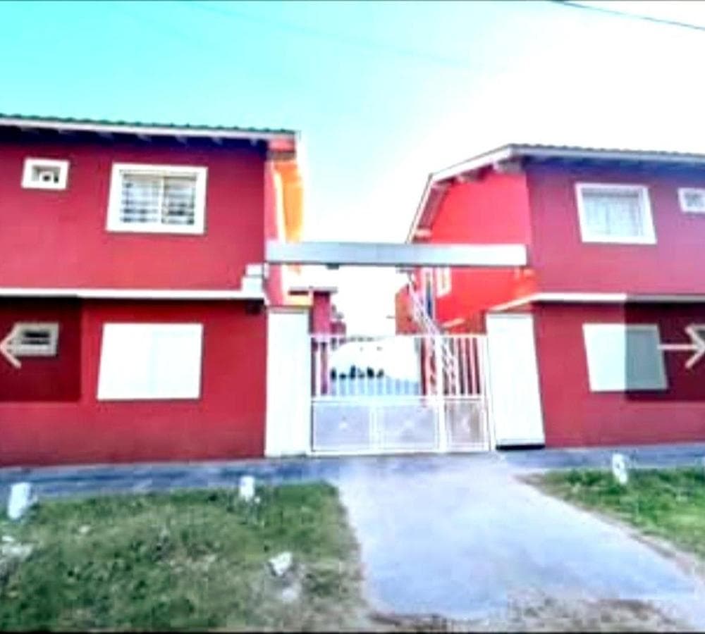 BEAUTIFUL THREE-BEDROOM PH IN COSTA AZUL (SAN BERNARDO)