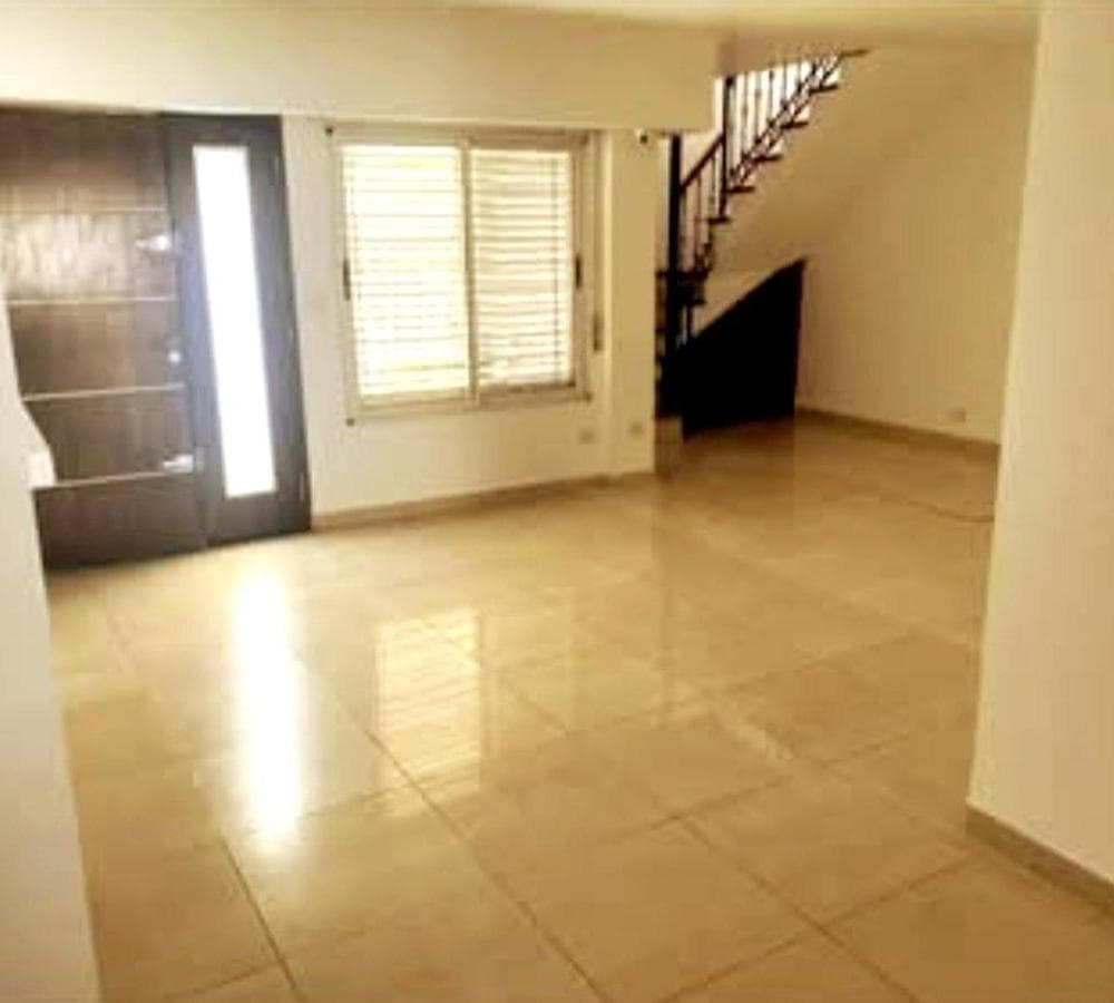 FIVE-BEDROOM HOUSE FOR SALE IN VILLA LUZURIAGA (SAN JUSTO)