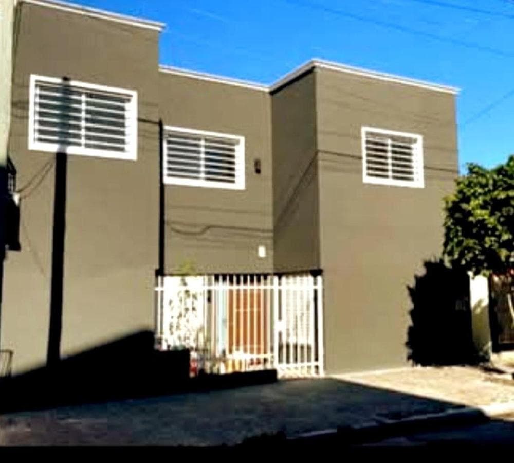 FIVE-BEDROOM HOUSE FOR SALE IN VILLA LUZURIAGA (SAN JUSTO)
