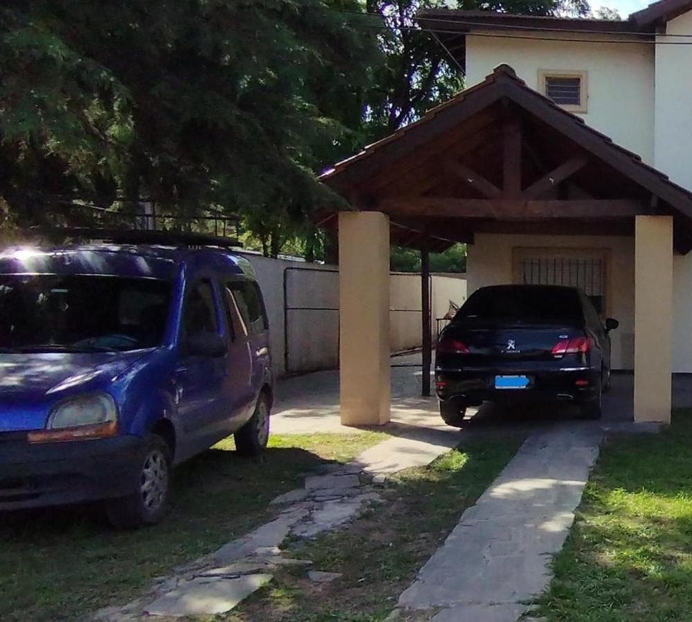 HOUSE 6 with pool, good condition. Semi-enclosed - La Reja - TRADE