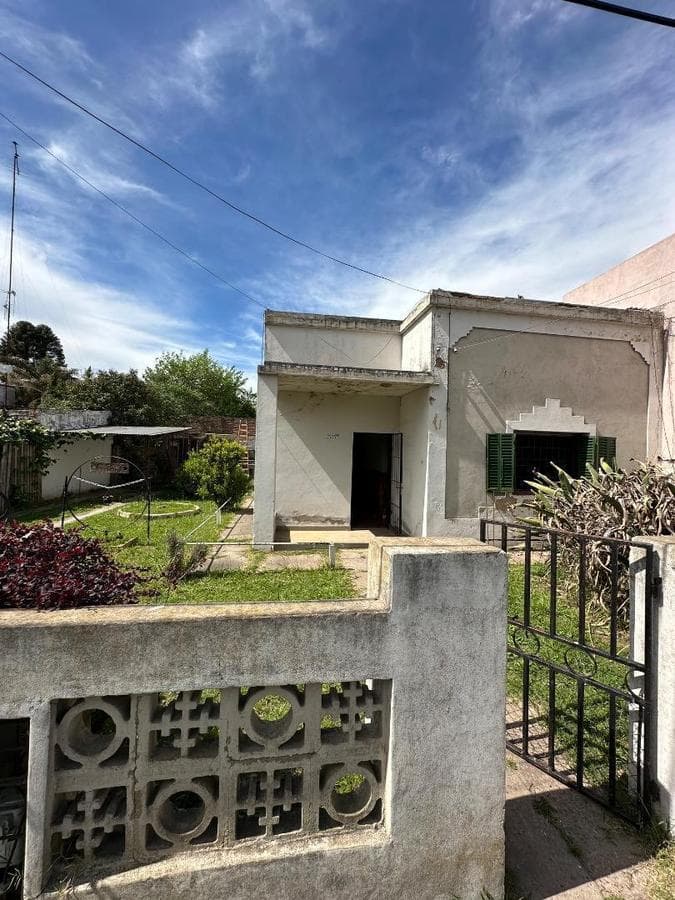 SPACIOUS AND BRIGHT HOUSE IN JÁUREGUI—ELIGIBLE FOR A MORTGAGE