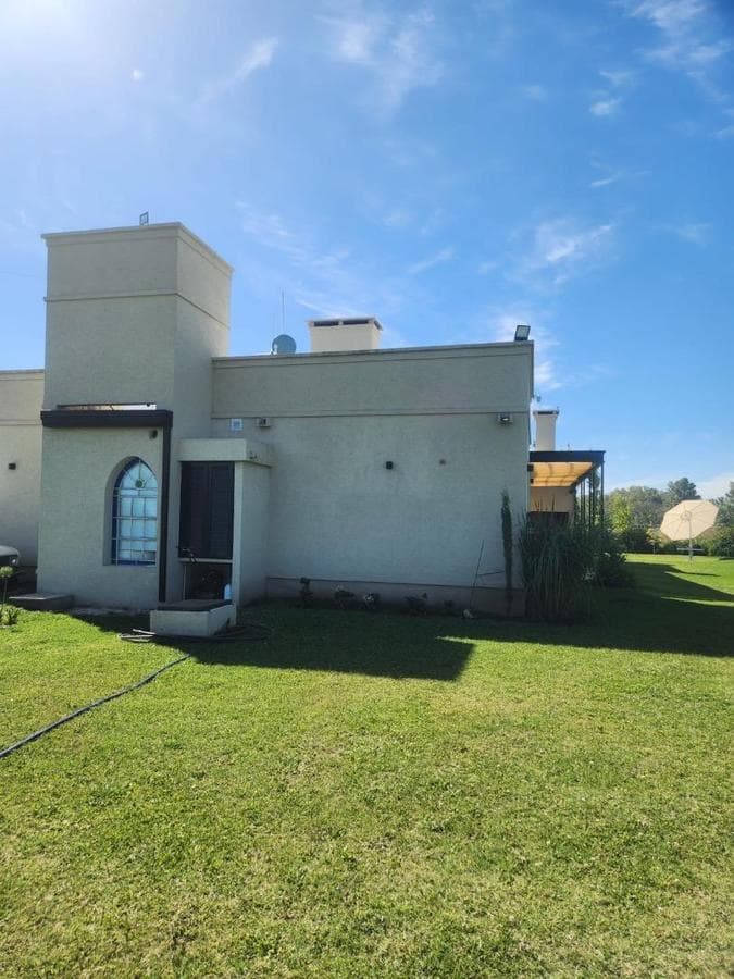 STUNNING HOME ON 9 DE JULIO IN THE QUINTA NEIGHBORHOOD